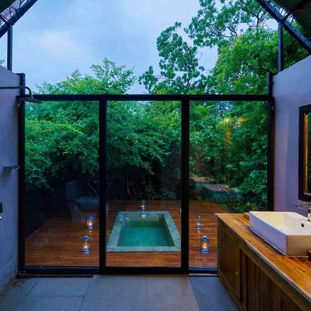 Makini Bush Camp, Yala Hotel Buitenkant foto