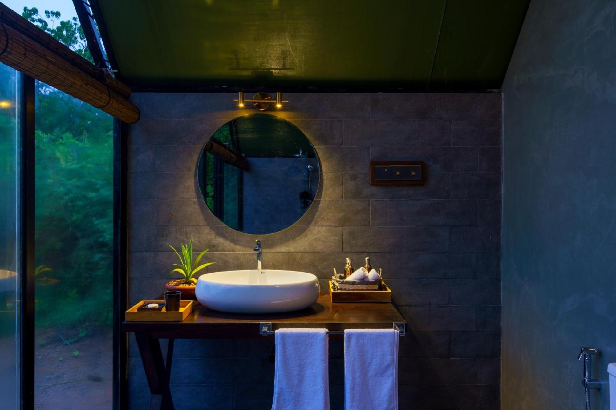 Makini Bush Camp, Yala Hotel Buitenkant foto