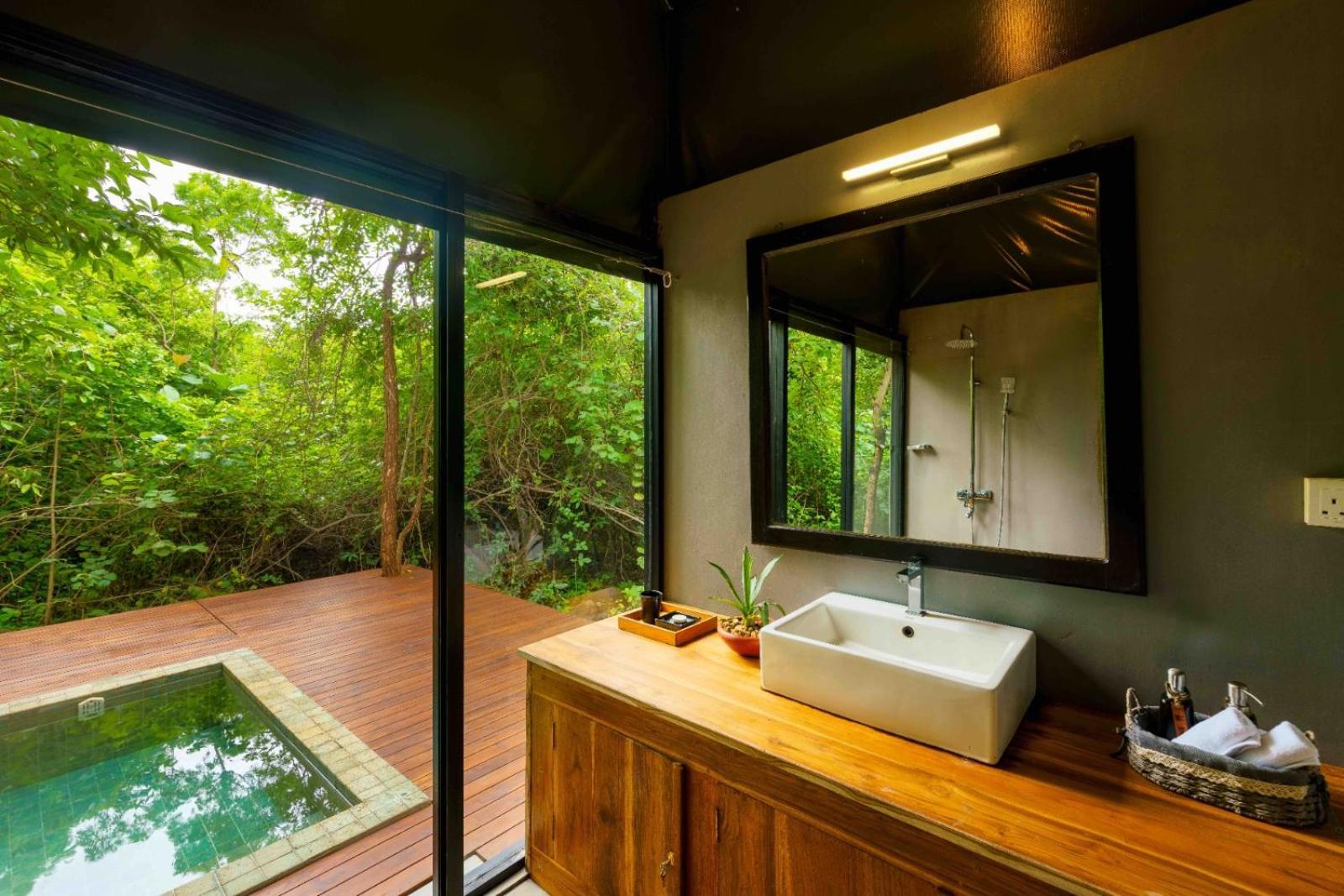 Makini Bush Camp, Yala Hotel Buitenkant foto